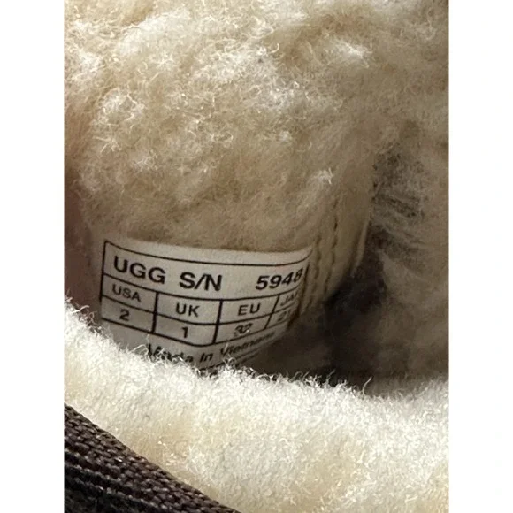 Ugg Brown Suede Mid-Calf Boot w/ Shearling Lining and Zipper Kids size 2 - Picture 6 of 6